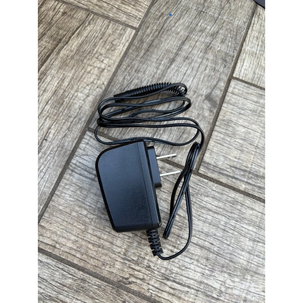 AC to DC Power Adapter Charger 15V 0.4A Model HY-060120400U
